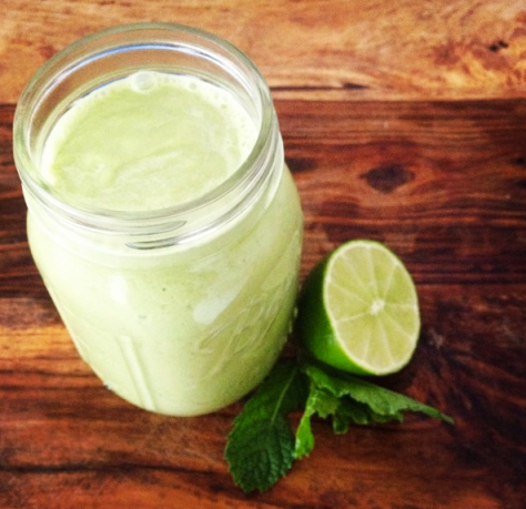 Refreshing mint mojito smoothie revs your mojo. (Image courtesy of Well+Good NYC)